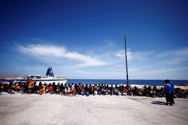 فرنسا ترفض استقبال مهاجرين ممن وصلوا إلى لامبيدوسا الإيطالية