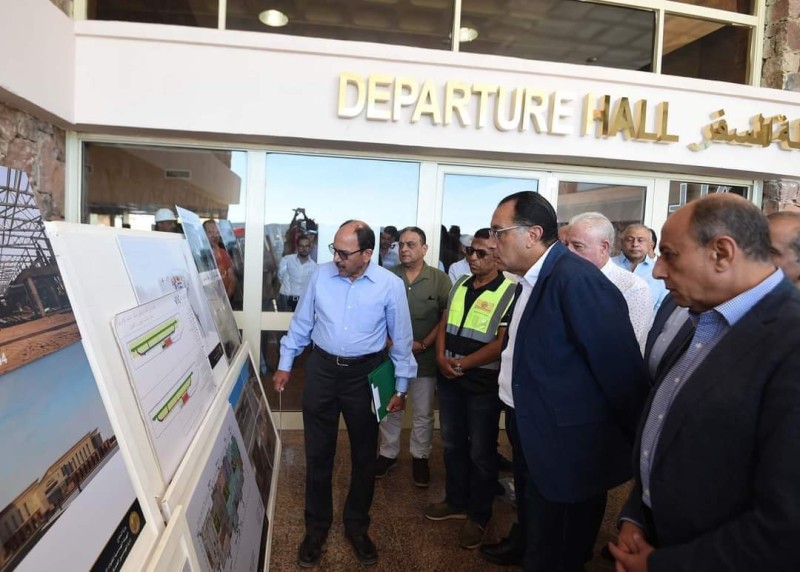 رئيس الوزراء يتفقد أعمال التطوير بمطار سانت كاترين الدولي