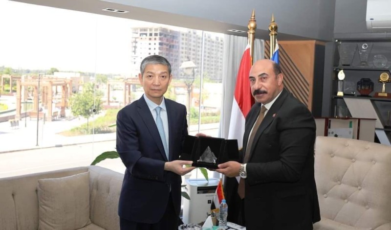 محافظ أسوان يستقبل سفير دولة الصين لتعزيز التعاون المشترك في المجالات المختلفة 