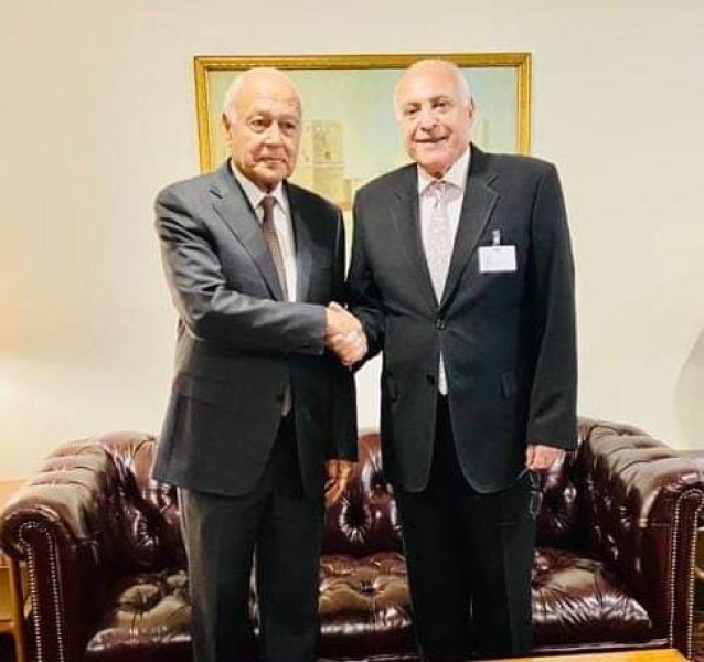 أبو الغيط يلتقي وزير خارجية الجزائر احمد عطاف