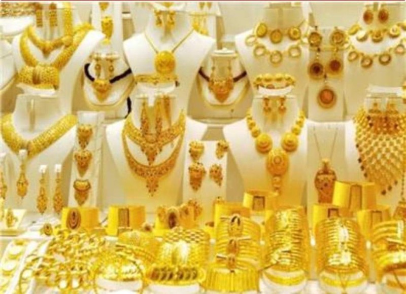 الذهب يتراجع عالمياً ويستقرا محلياً في مستهل تعاملات الأربعاء