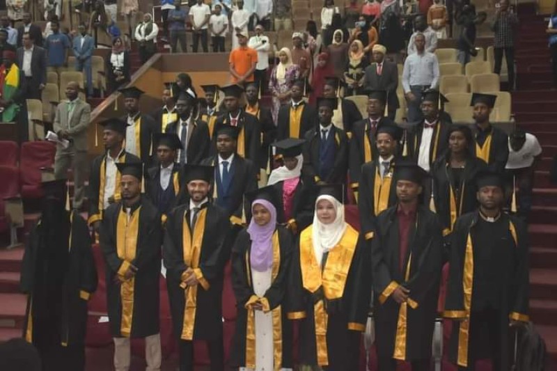 مسرح وزارة الشباب والرياضة يشهد حفل تخرج الطلاب الأفارقة خريجي الجامعات المصرية ٢٠٢٣
