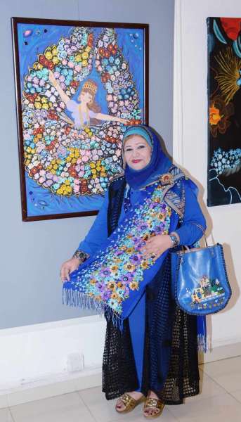 المركز العالمي للثقافة والفنون يهدي الدكتورة نجلاء السناري درع التميز والإبداع خلال مشاركتها بملتقى ”أوتار”