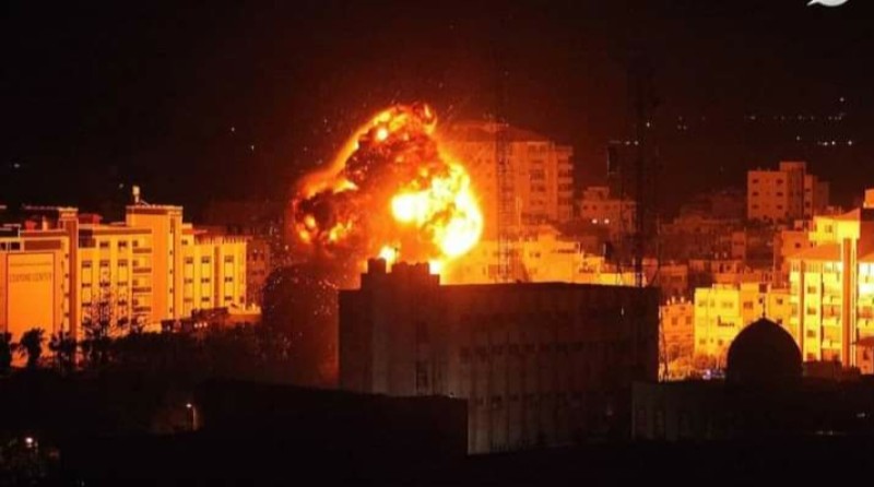 عاجل| متحدث الهلال الأحمر: نناشد المؤسسات الأممية والدولية حماية زملائنا من القصف الإسرائيلي على غزة