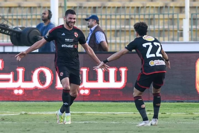 الأهلي يفوز على سيراميكا بهدفين بالدوري المصري