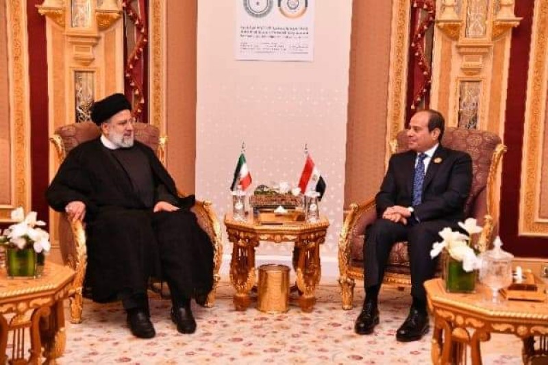 السيسي يلتقي الرئيس الإيراني على هامش القمة العربية الإسلامية المشتركة بالرياض