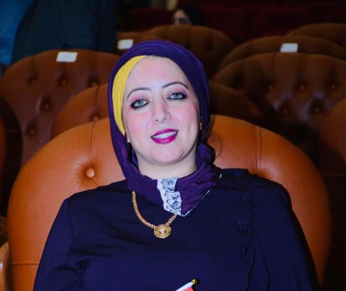 الكاتبة فاطمة عبد الواسع