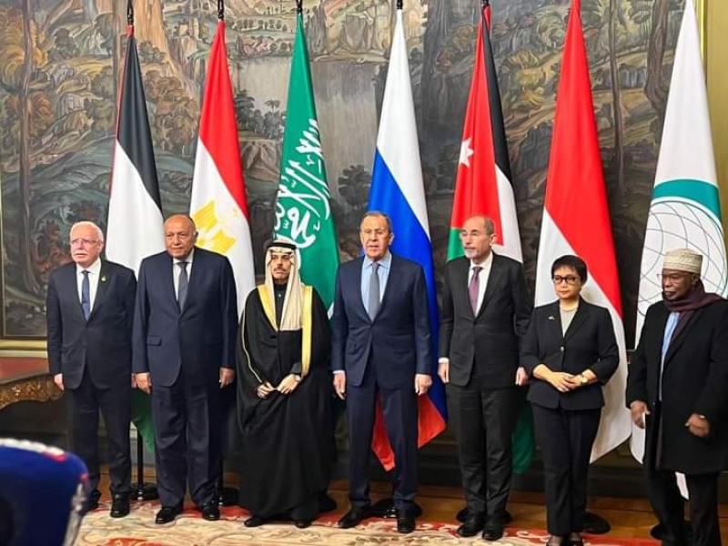 وزير الخارجية يُشارِك مع أعضاء اللجنة الوزارية العربية الإسلامية في لقاء وزير خارجية روسيا