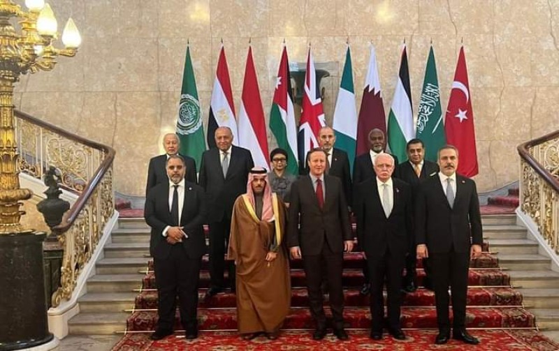 وزير  الخارجية يلتقي أعضاء اللجنة الوزارية العربية الإسلامية مع وزير الخارجية البريطاني في لندن