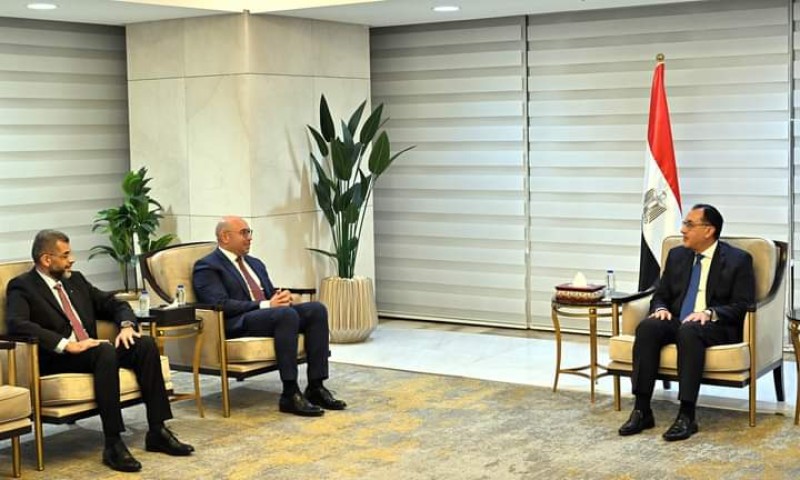 رئيس الوزراء يستعرض مع مسئولي ”مجموعة ماجد الفطيم القابضة” الاستثمارات والمشروعات المرتقبة في مصر