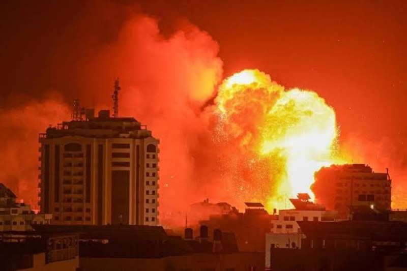 عاجل| قصف إسرائيلي مكثف على مناطق عدة في شمالي قطاع غزة