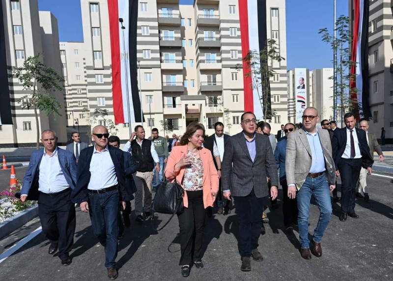 رئيس الوزراء يسلم وحدات المبادرة الرئاسية "سكن لكل المصريين" بمدينة حدائق أكتوبر