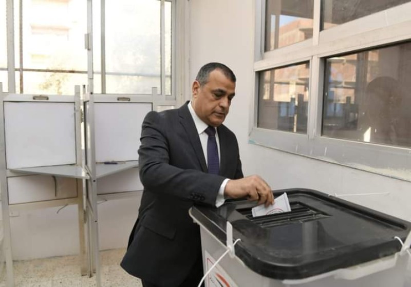 ”وزير الدولة للإنتاج الحربي” يُدلي بصوته في الانتخابات الرئاسية 2024