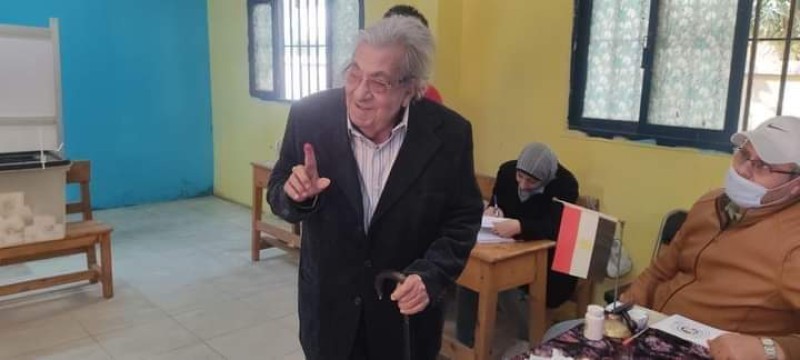 الفنان فاروق فلوكس يدلى بصوته فى الانتخابات الرئاسية 2024