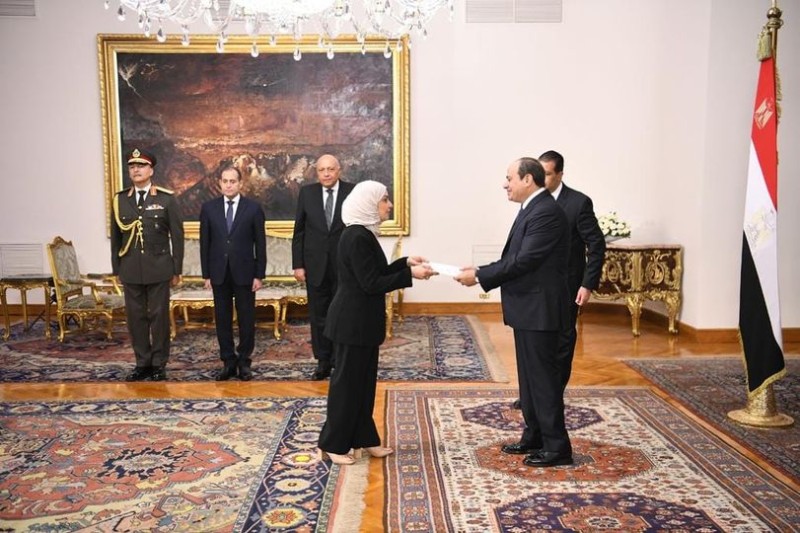 الرئيس عبد الفتاح السيسي يتسلم أوراق اعتماد سفيرة مملكة البحرين في القاهرة