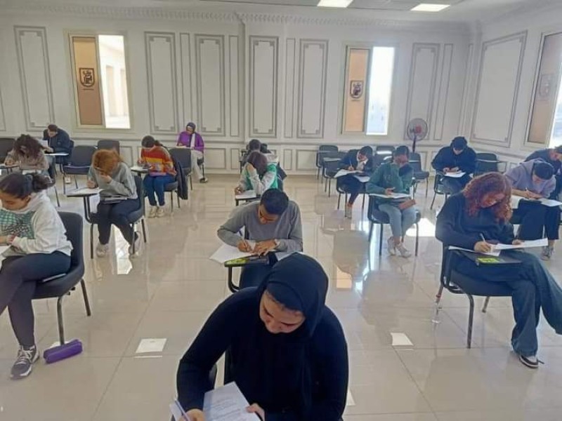 بدء امتحانات أول فصل دراسي فى البرامج الدراسية لطلاب جامعة القاهرة الدولية