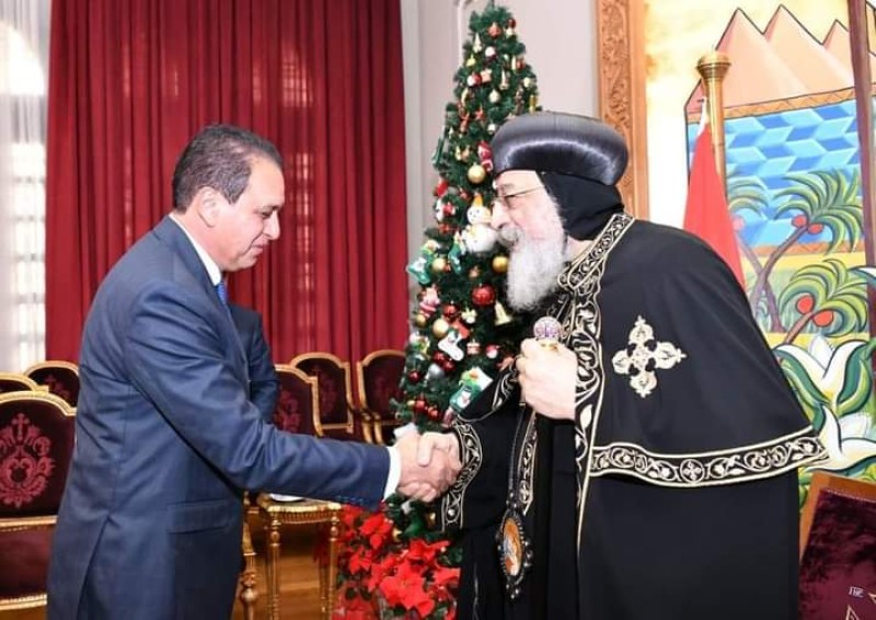 وزير شئون المجالس النيابية و  البابا تواضروس الثاني 