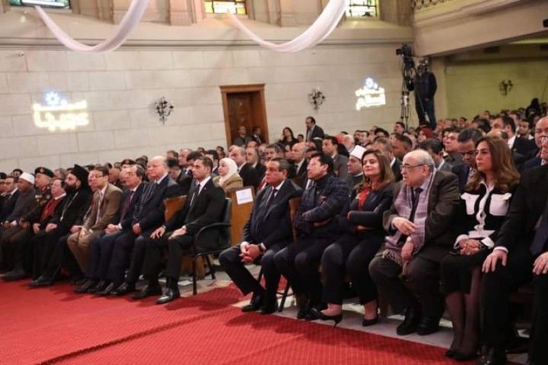 محافظ القاهرة نائباً عن رئيس الوزراء يشهد احتفال عيدالميلاد المجيد بالكنيسة الإنجيلية