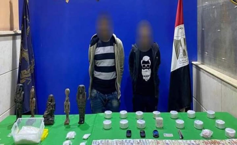 الداخلية: ضبط شخصين بحوزتهما كميات من مخدر الهيروين والشابو بالقاهرة