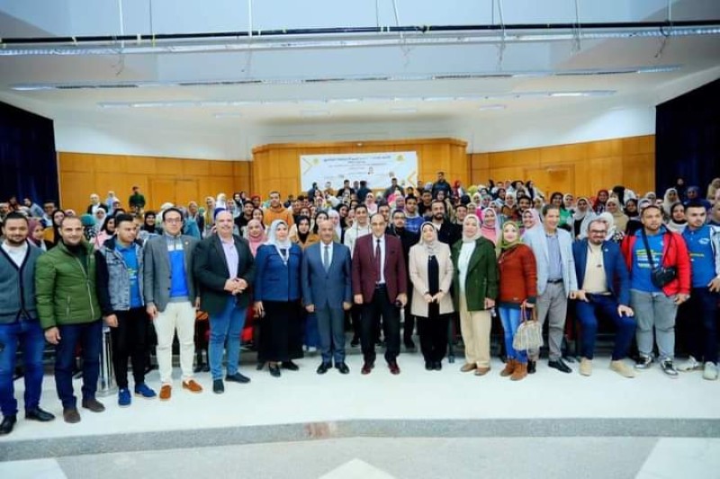 جامعة الزقازيق: استمرار فعاليات مؤتمر ”خطوة على الطريق” لطلاب الصيدلة