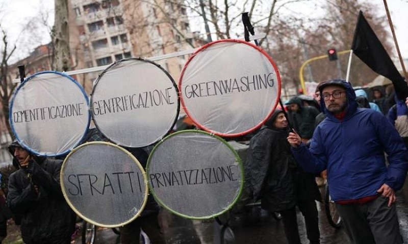 تظاهرات في ميلانو احتجاجا على التأثير البيئي لأولمبياد 2026 الشتوي