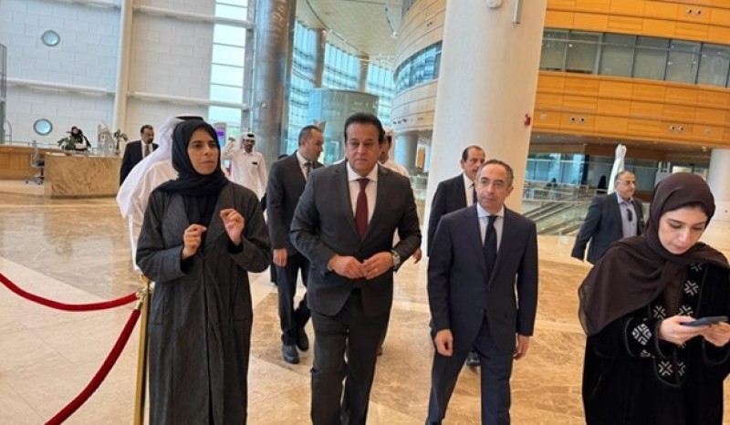 وزير الصحة يلتقي وزيرة الدولة للتعاون الدولي القطرية
