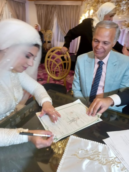 الفنان محمود عامر يحتفل بزفافه فى عمر الـ68 عاماً -فيديو وصور