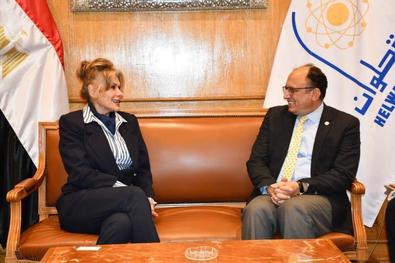 رئيس جامعة حلوان يستقبل سفيرة المكسيك بالقاهرة
