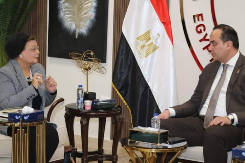 السبكي يلتقي رئيس الجمعية المصرية لأعضاء الكلية الملكية البريطانية لطب الأطفال