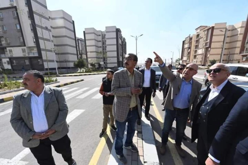 وزير الإسكان يتفقد الموقف التنفيذى للوحدات السكنية بمشروع زهرة العاصمة بمدينة بدر
