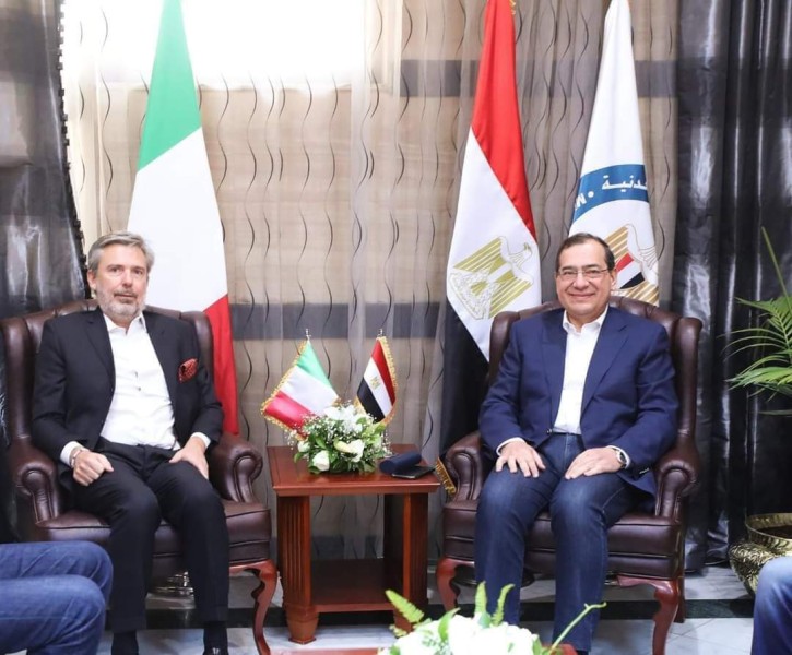 وزير البترول والسفير الإيطالى بمصر يبحثان زيادة التعاون الطاقي المشترك