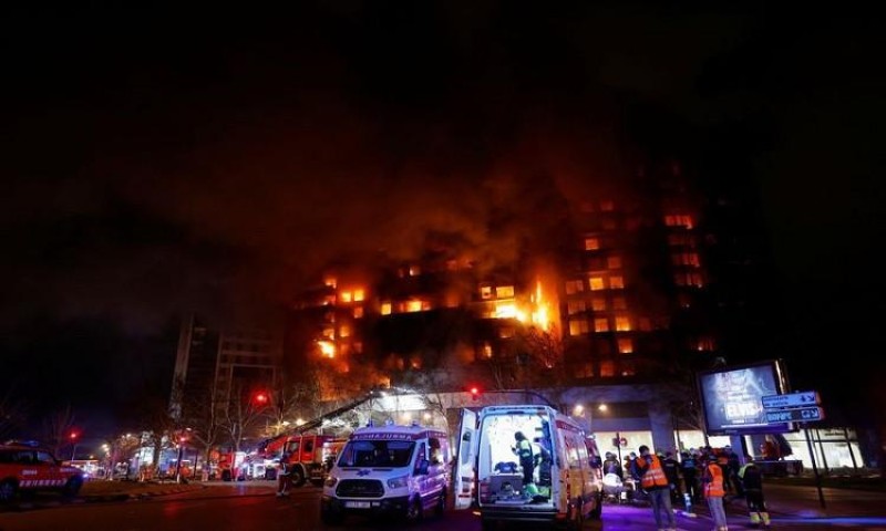 ارتفاع قتلى حريق بمبنى سكني في مدينة ”فالنسيا” الإسبانية إلى 10 أشخاص
