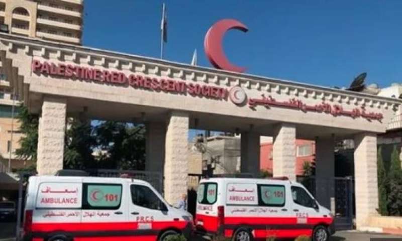 ”الهلال الأحمر الفلسطيني” يعلق تنسيق المهمات الطبية في غزة لمدة 48 ساعة