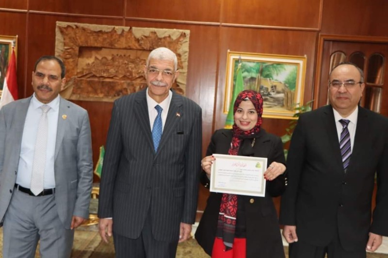 رئيس جامعة المنوفية يكرم منسقين الكليات الفائزة بالجوائز الداخلية للتميز الحكومي