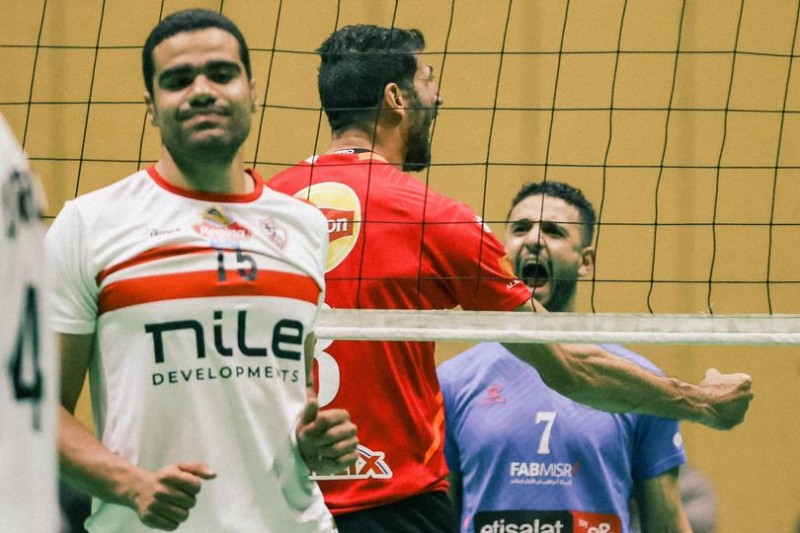 «رجال طائرة الأهلي» يفوز على الزمالك ويتوج بكأس السوبر