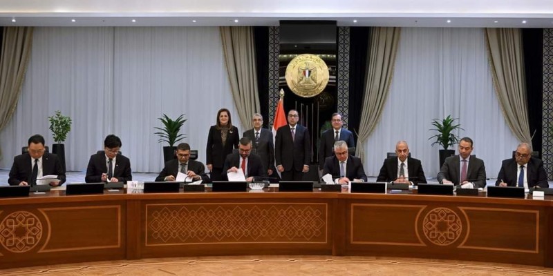 مصر توقع 7 اتفاقيات مع مطورين عالميين لتنفيذ مشروعات بالمنطقة الاقتصادية لقناة السويس