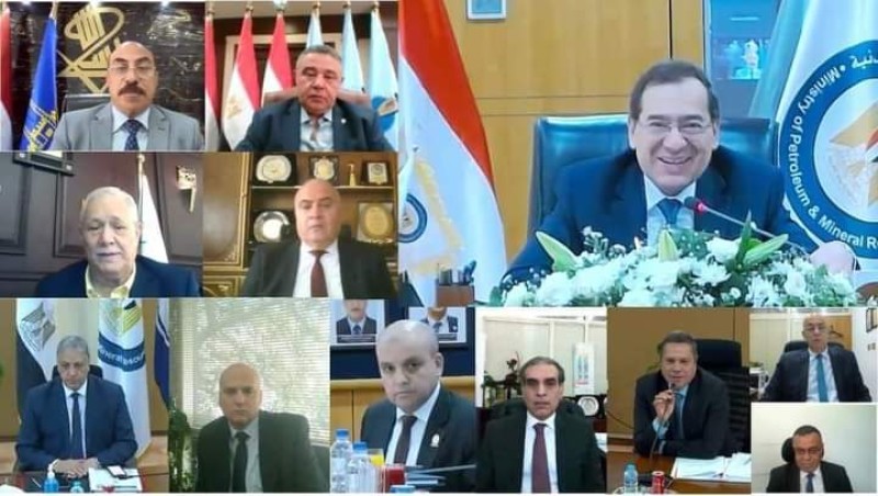 محافظ أسوان يشارك في إجتماع الجمعية العامة  لشركة جنوب الوادى المصرية القابضة للبترول