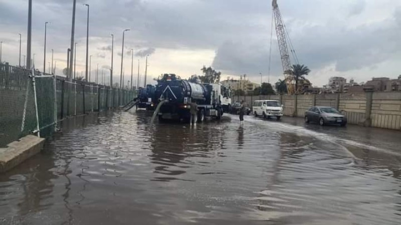 القاهرة والجيزة لمياه الشرب : استمرار سحب مياه الأمطار المتساقطة اليوم