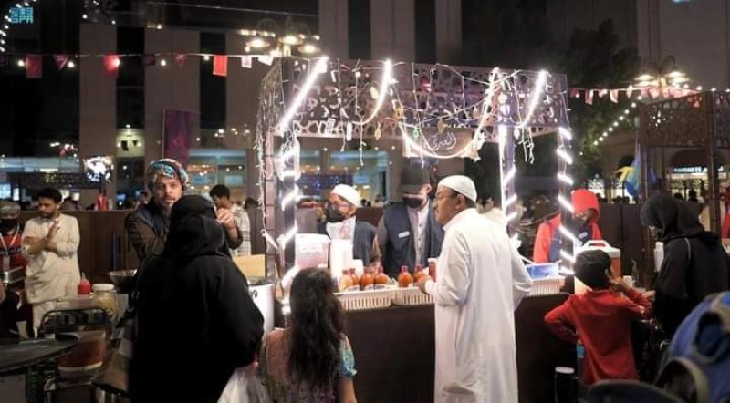 بسطات رمضانية في جدة التاريخية تضفي البهجة على الزائرين
