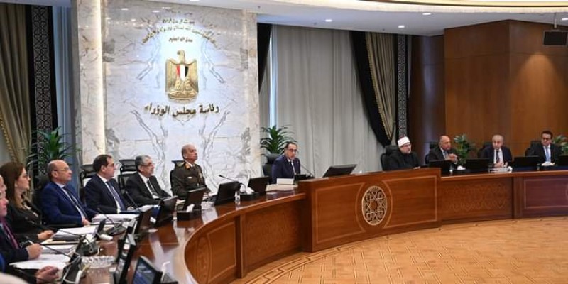 رئيس الوزراء يتقدم بالتهنئة نيابة عن أعضاء الحكومة للرئيس عبد الفتاح السيسي بمناسبة أداء اليمين الدستورية