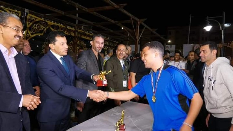 وزير الشباب والرياضة يشهد ختام بطولة زهرة العاصمة الرمضانية الأولى لموظفي الجهاز الإداري بالدولة