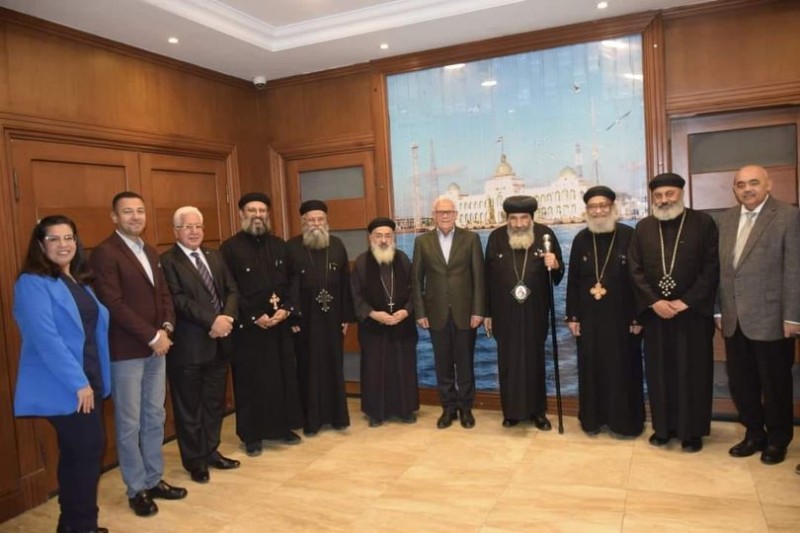 محافظ بورسعيد يستقبل وفد من الكنيسة للتهنئة بعيد الفطر المبارك