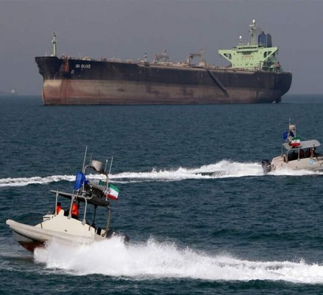 الحرس الثوري الإيراني يعلن الاستيلاء على سفينة في البحر الاحمر