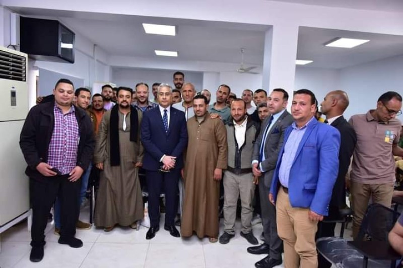 وزير العمل يلتقى عمال مصريين مُرشحين للعمل في موسم حج 2024