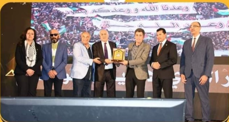 وزير الشباب والرياضة يُكرم الفائزين بجوائز الثقافة الرياضية العربية