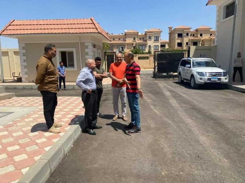 رئيس جهاز القاهرة الجديدة يتفقد محطة الصرف الصحى رقم 11