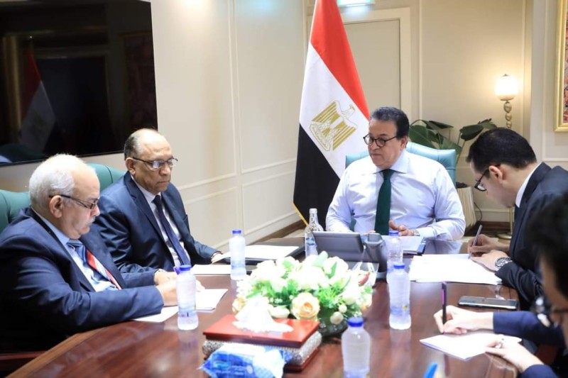 وزير الصحة يعقد اجتماعاً  لمتابعة آخر مستجدات المشروع القومي لتنمية الأسرة المصرية
