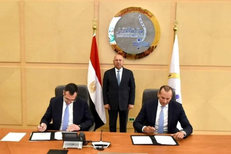 وزير النقل يشهد توقيع عقد تنفيذ مشروع محطة الحاويات تحيا مصر 1 بميناء دمياط
