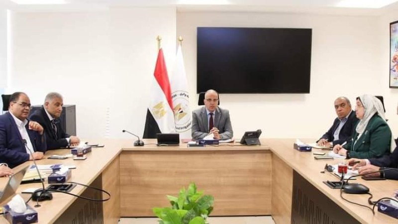 وزير الري يتابع أعمال حماية وتطوير نهر النيل وفرعيه