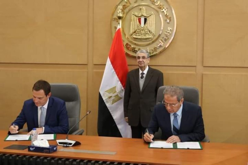 وزير الكهرباء يشهد توقيع بروتوكول تعاون بين الشركة القابضة لكهرباء مصر وشركة شنايدر اليكتريك